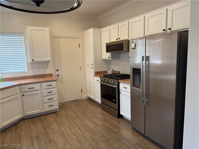 Building Photo - 2851 Sapphire Desert Dr