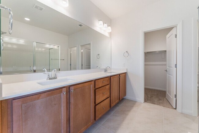 Building Photo - Recently Built Modern Home in Summerlin!