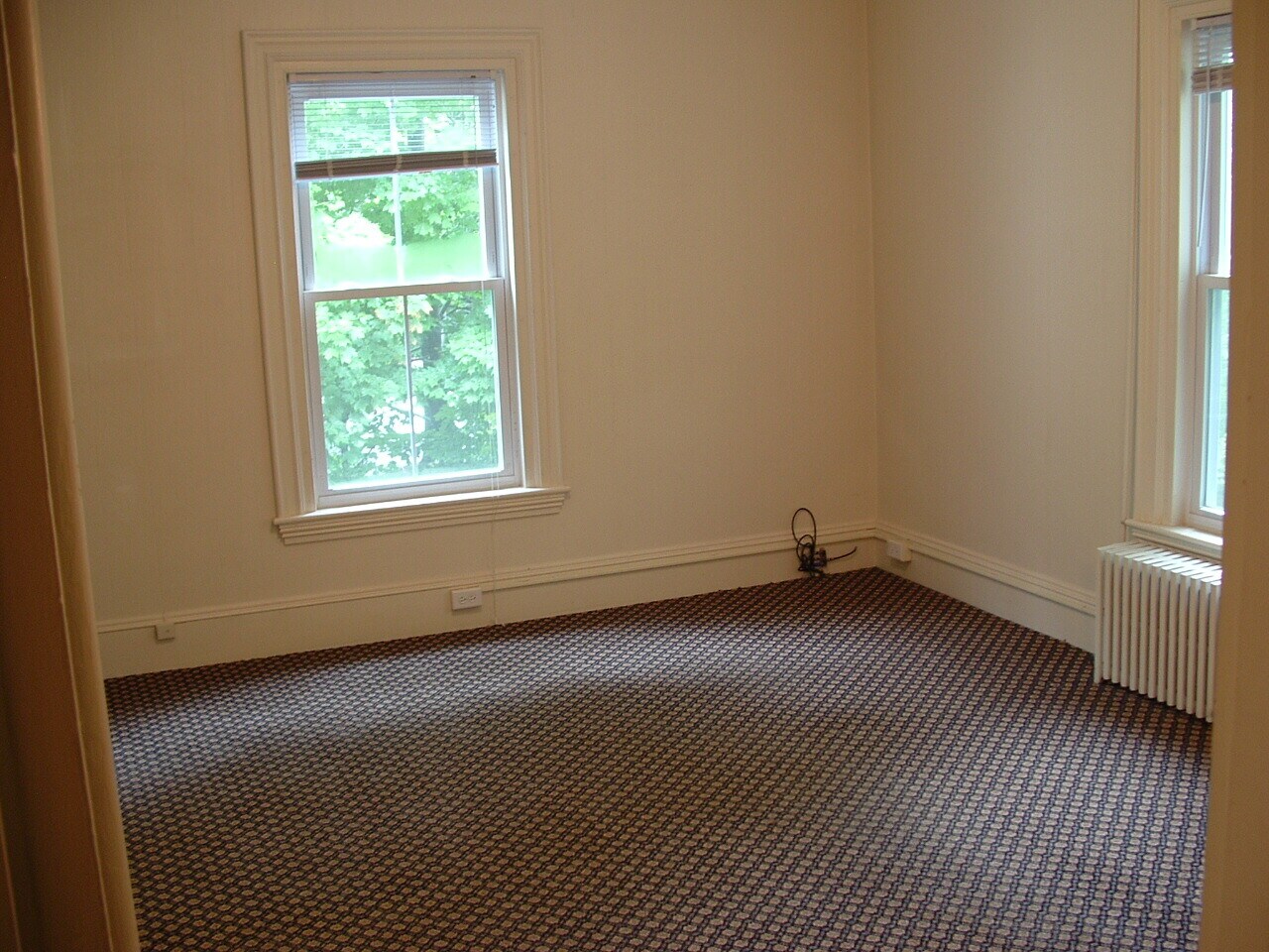 Living - 96 Highland St