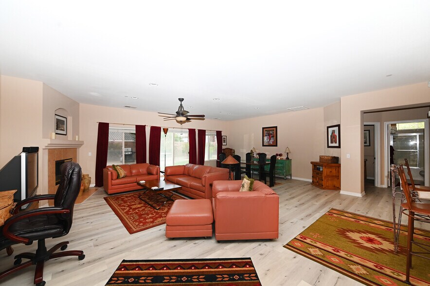 Building Photo - 835 Alta Ridge