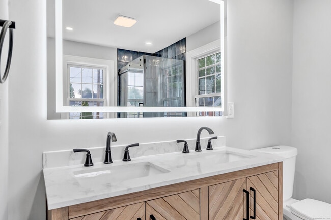 Building Photo - 116 Morse St