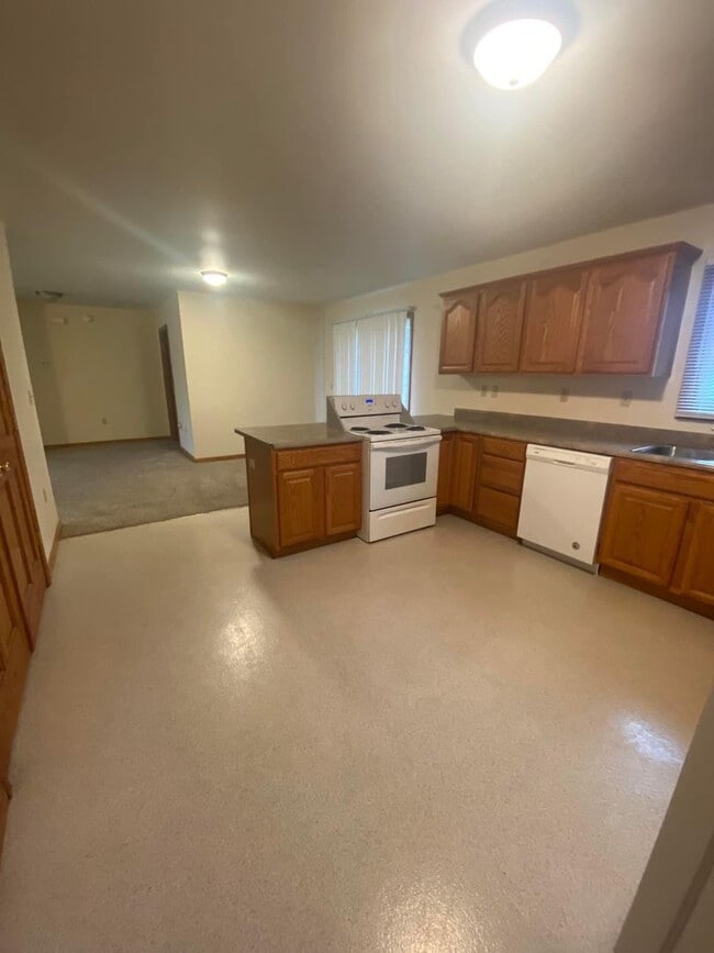 Building Photo - 14209 W Katriene Dr