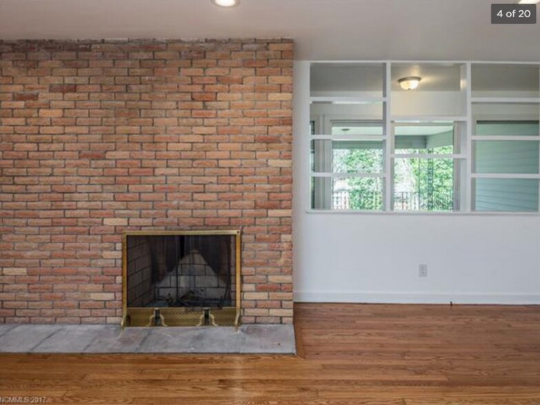 Building Photo - 32 S Oak Forest Dr