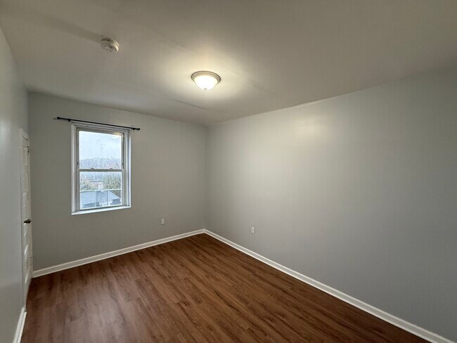 Building Photo - 423 Scott St