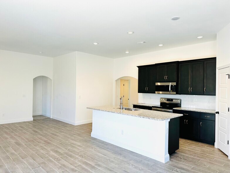 Building Photo - 2150 Tallgrass Ter