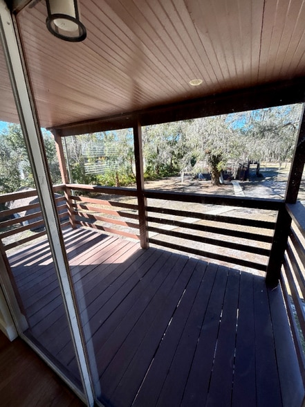 Building Photo - 18812 Carr Dr