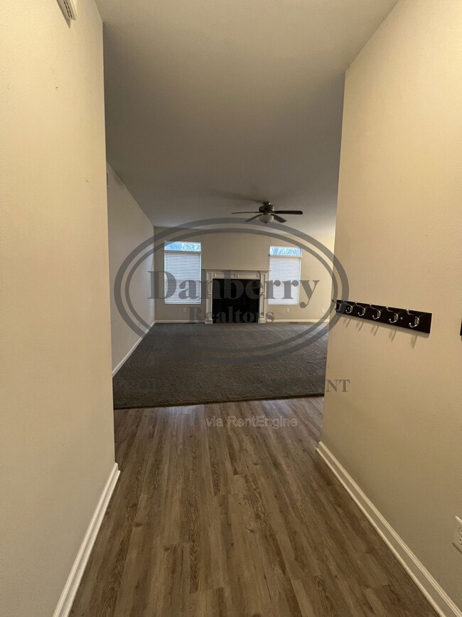 Building Photo - 6625 Wesley Dr