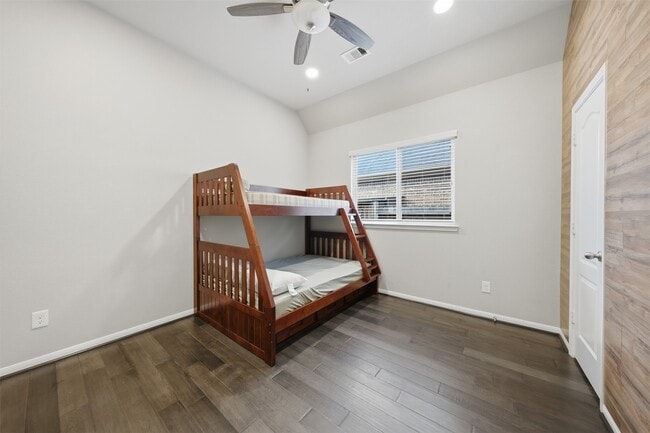 Building Photo - 806 Butterfly Garden Trail