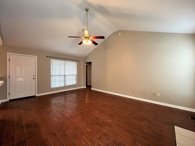 Building Photo - 10025 Highgate Cir