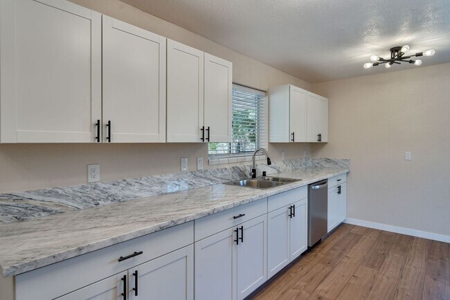 Building Photo - Updated 2 Bedroom Home on 20 Acres in Shin...