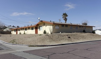 Building Photo - Mojave Manor
