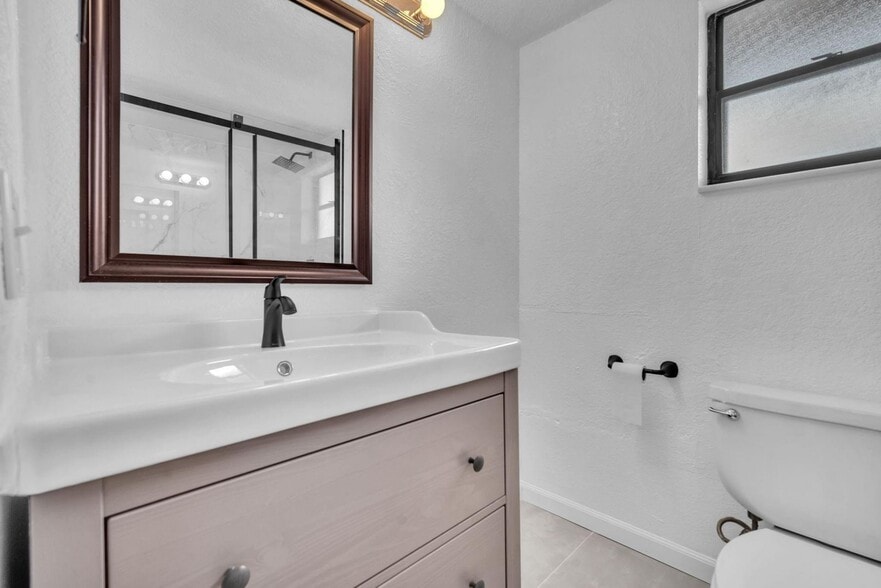 Building Photo - 3100 N Pine Island Rd