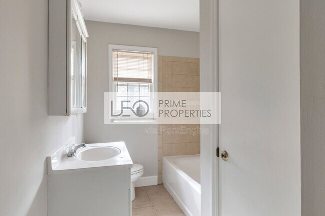 Building Photo - 2816 Deerwood Trail