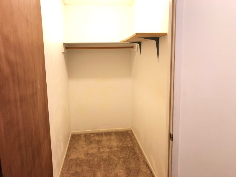 Building Photo - 2017 NW Hickory Ln