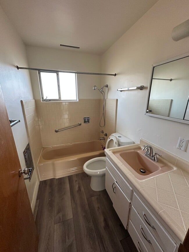 Building Photo - Cute 2 Bd 1Ba Unit NE Santa Maria
