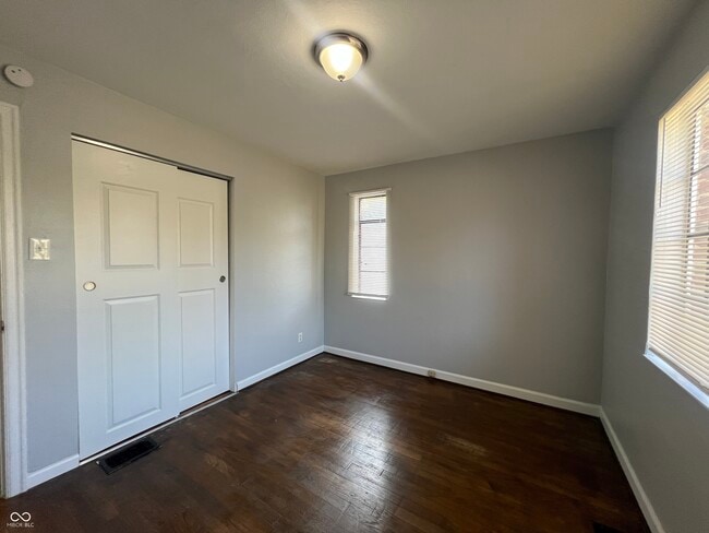 Building Photo - 77 W Westfield Blvd