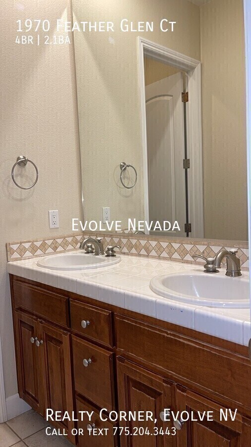 Building Photo - 1970 Feather Glen Ct