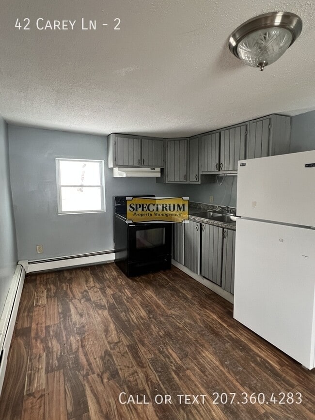 Building Photo - 42 Carey Ln