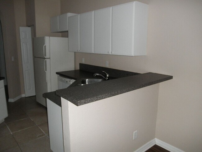 Building Photo - 894 Pipers Cay Dr