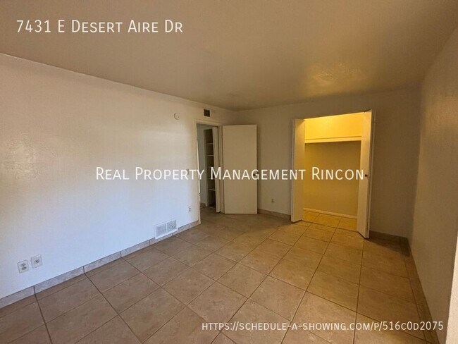 Building Photo - 7431 E Desert Aire Dr