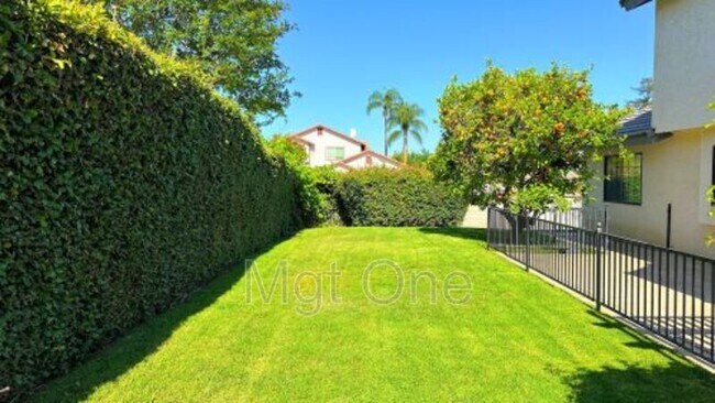 Building Photo - 1294 Baylor Pl