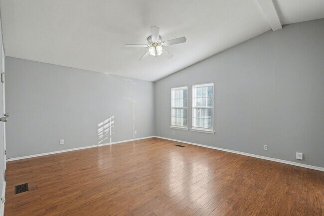 Building Photo - 3-Bed Home with Fireplace, Fenced Yard & Flexible Living Space