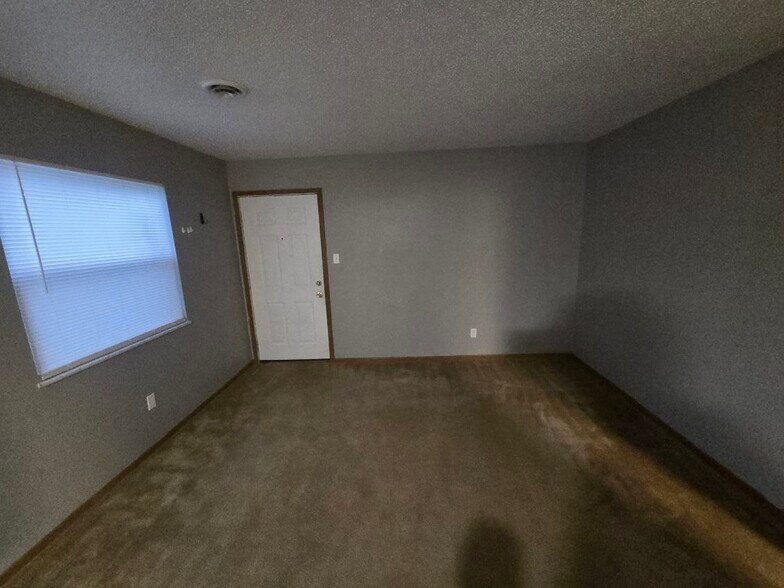 Building Photo - 206 Timber Ridge Dr