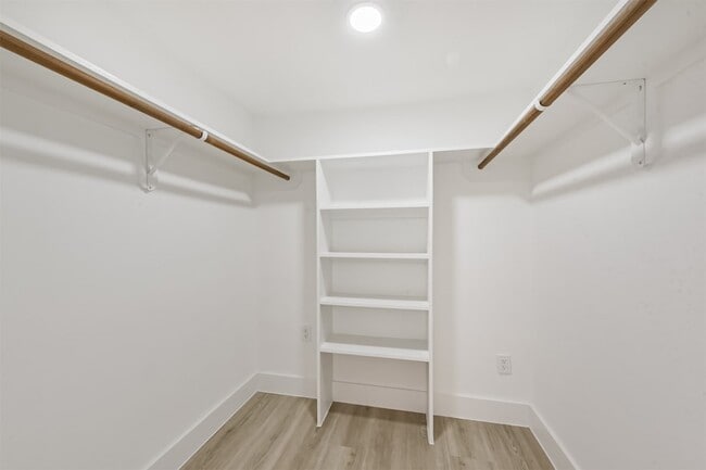 Building Photo - 4605 Norhill Blvd