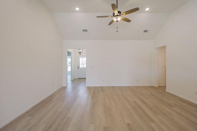 Building Photo - 4 Bed 3 Bath New Construction Simmons Home at Pine Valley Ranch