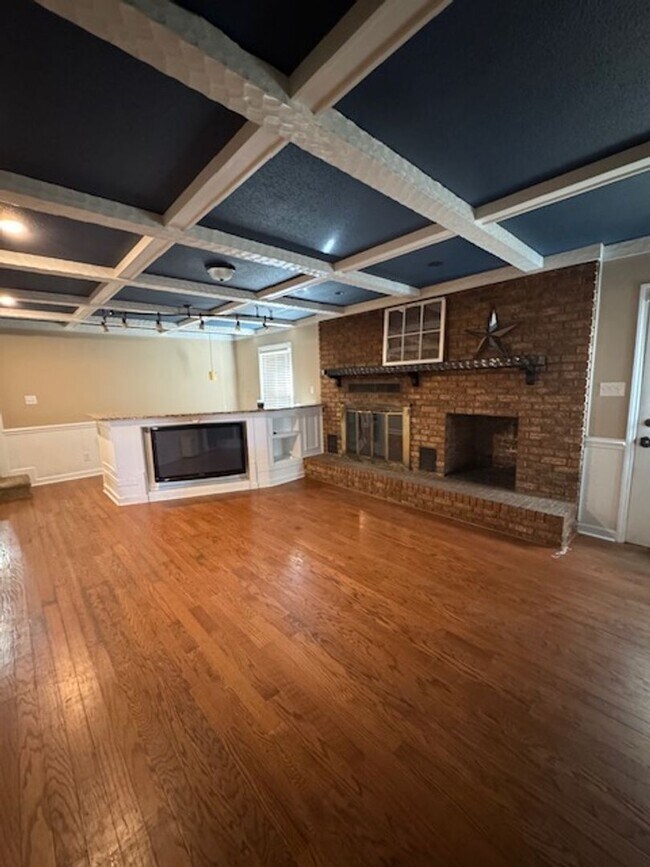 Building Photo - 404 Todd Dr