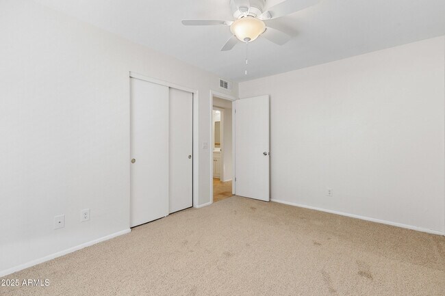 Building Photo - 417 W Mission Dr