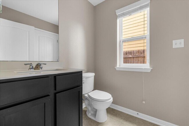 Building Photo - 163 Wainscot Oak Wy