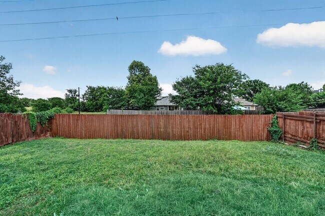 Building Photo - 17525 Tobermory Dr