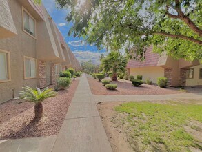 Building Photo - 5220 Indian River Dr