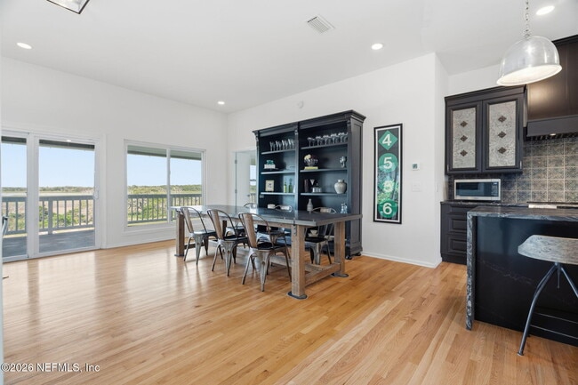 Building Photo - 149 Beachside Dr