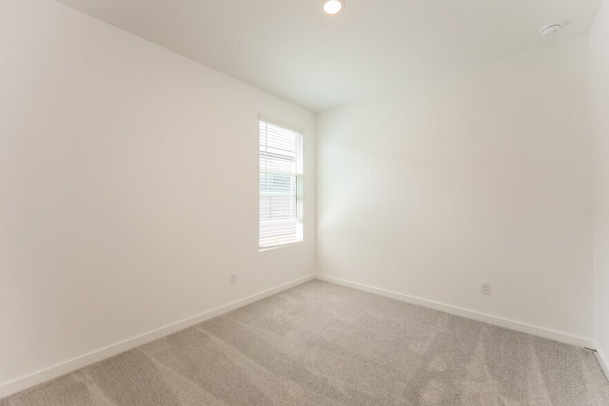 Building Photo - 534 Kayden Ct