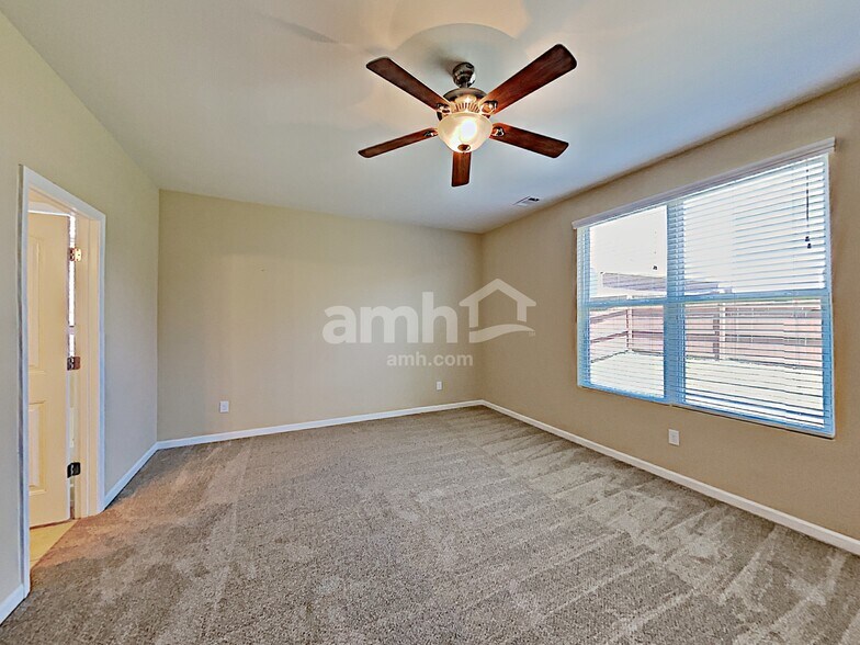 Building Photo - 207 S Dunnwood Ln