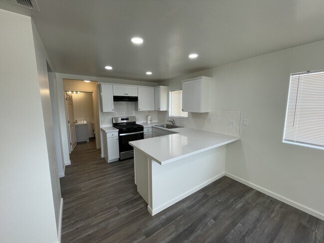 Building Photo - 620 Huskey Dr