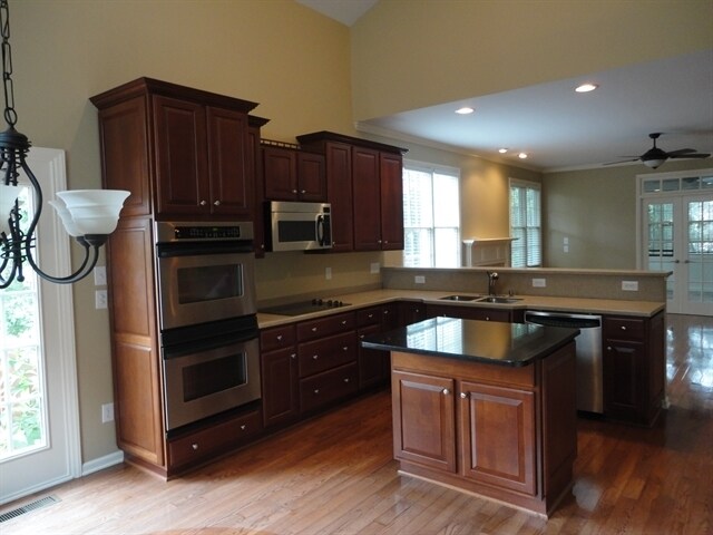 Building Photo - 2300 Barton Oaks Drive