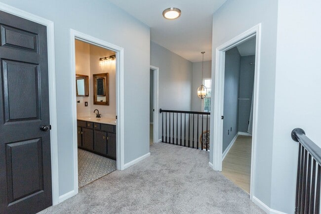 Building Photo - 4 bed, 2.5 bath Single Family Home in Char...