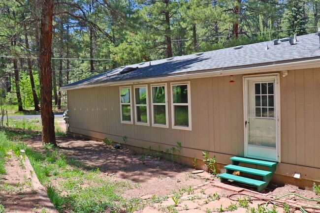 Building Photo - 2820 Toho Trail