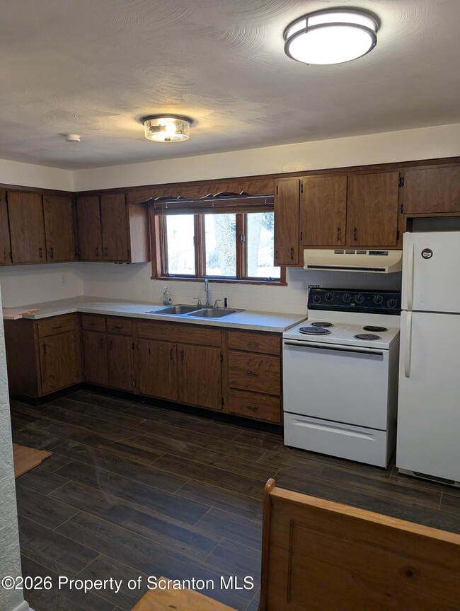 Building Photo - 116 Broad St