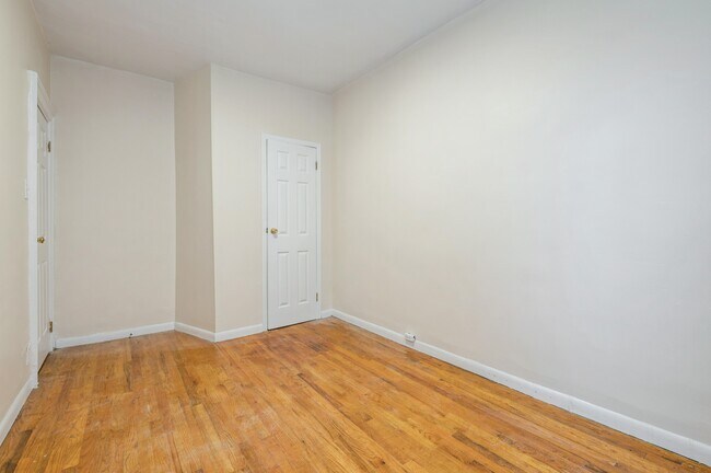 Building Photo - 6705 Woodside Ave