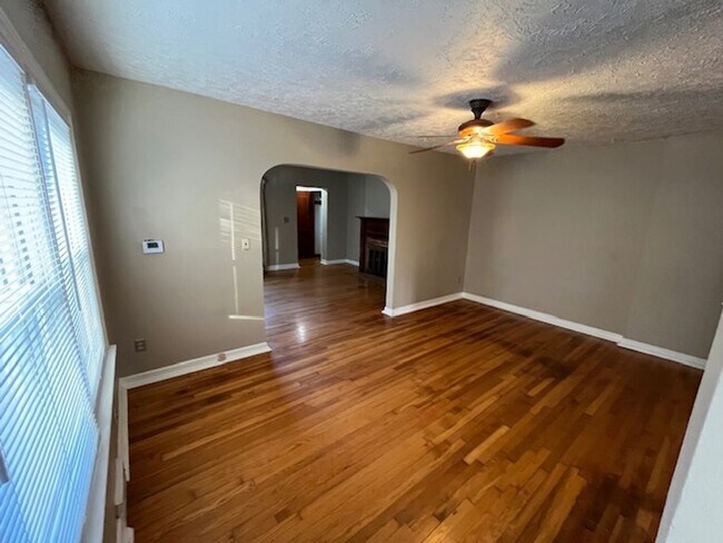 Building Photo - 125-131 Chase Rd