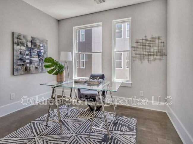 Building Photo - 456 Parkway Dr NE