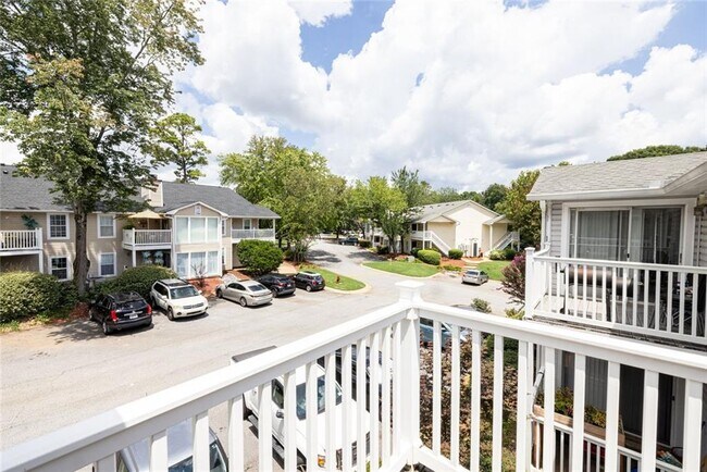 Building Photo - 910 Augusta Dr