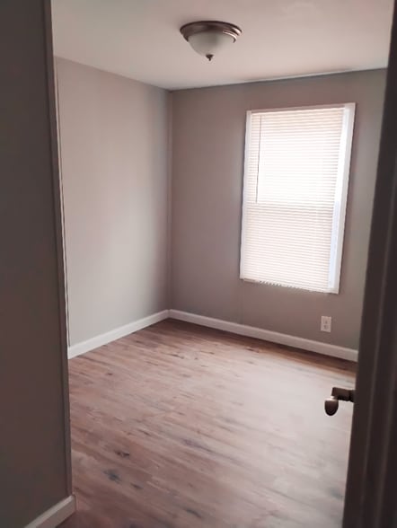 Building Photo - 154 Rainbow Dr