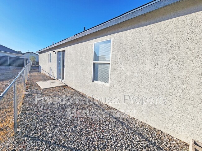 Building Photo - 1381 Ogallala St