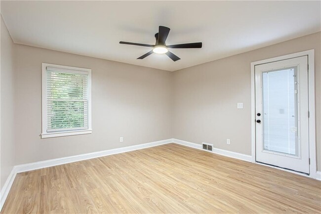 Building Photo - 629 Clairmont Cir