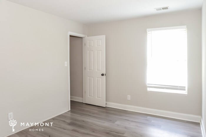 Building Photo - 243 Bermuda Lakes Dr